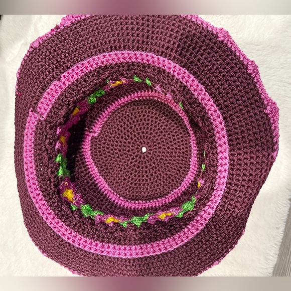 Crochet Floral Hat Girl - Picture 7 of 9